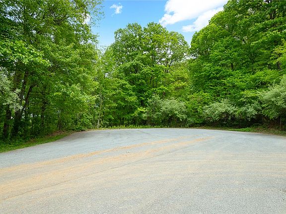 4th image of Athens Court Lower Saucon Twp