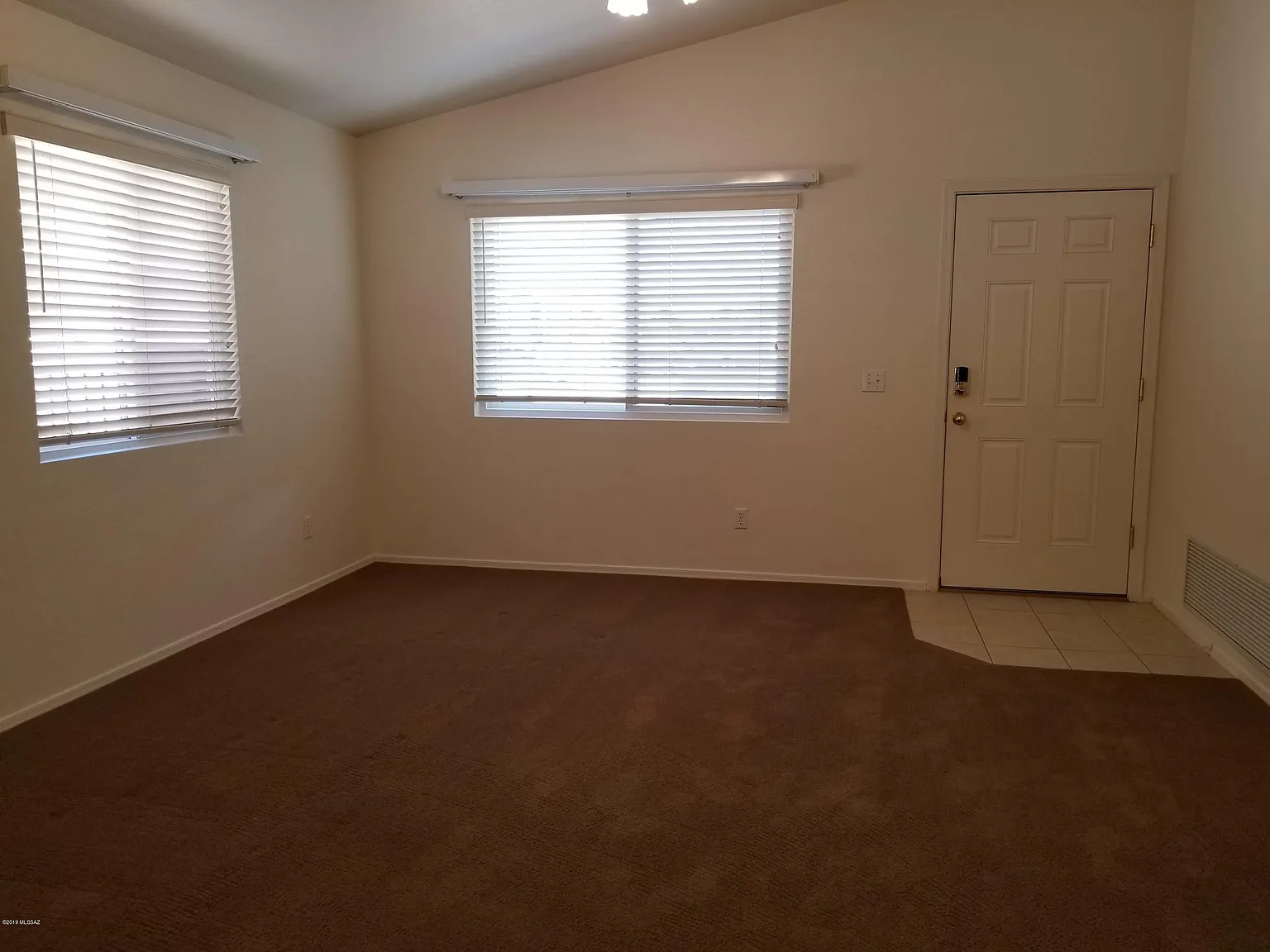 3 bed, 2.0 bath, 1297 sqft, $1,700 — Photo 3
