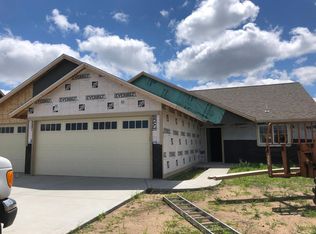 1853 Ladbrook Ln, Saint Cloud, MN 56303