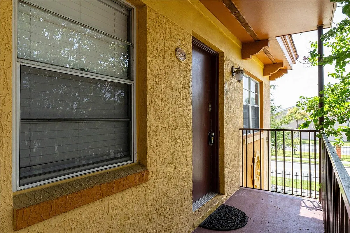 748 Wyman Ct — Photo 2