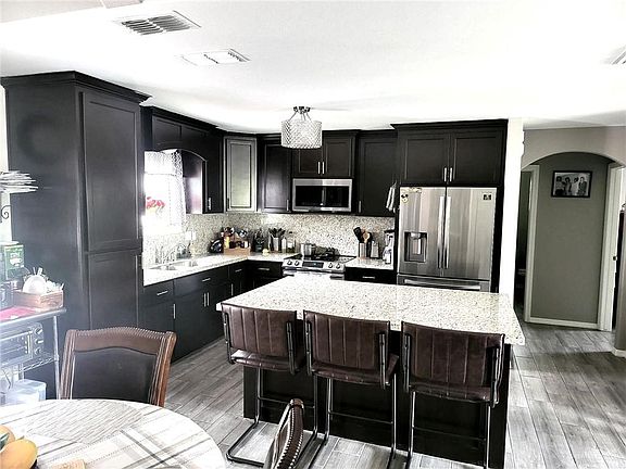 4th image of 1005 Blue Jay Ave