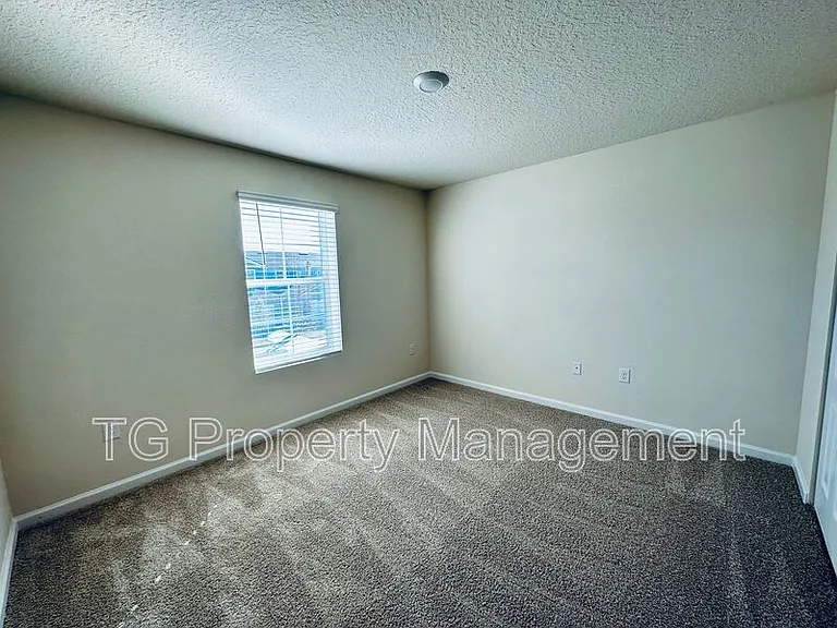 70 Oarsman Crossing Dr — Photo 14
