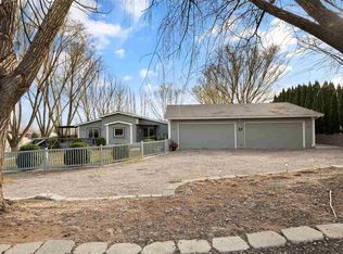 864 N Bretz Pr NE, Richland, WA 99352