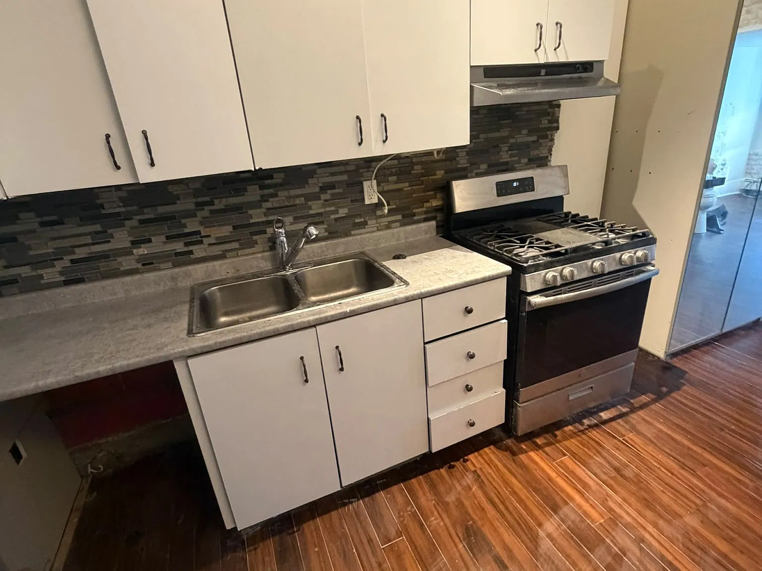 244 Dundas Street — Photo 2