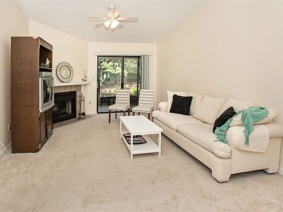 2nd image of 406 Marsh Cove Ln