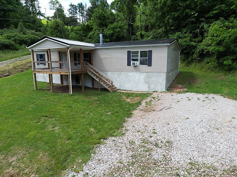 1st image of 11 Pine Wood Dr