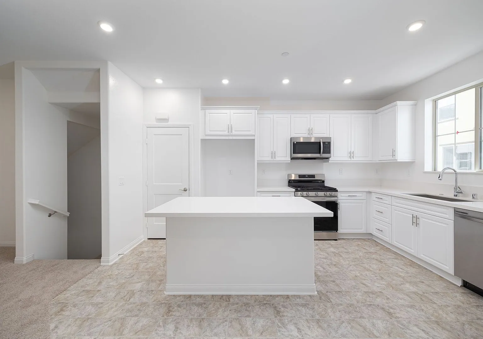 Brand New 3-Story Townhome in Melrose Heights! — Photo 4