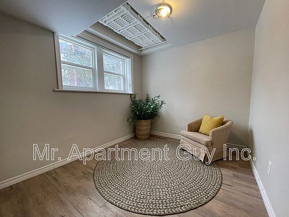 5th image of 2 Balsam Ave S #3
