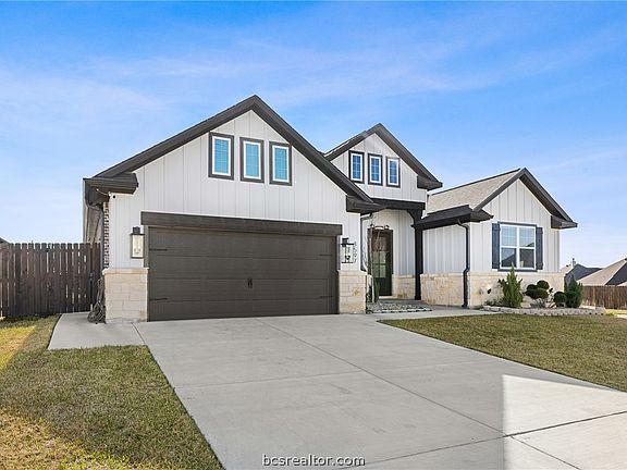 3rd image of 3597 Chantilly Path