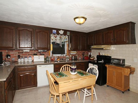 5th image of 429 Fernwood Ave