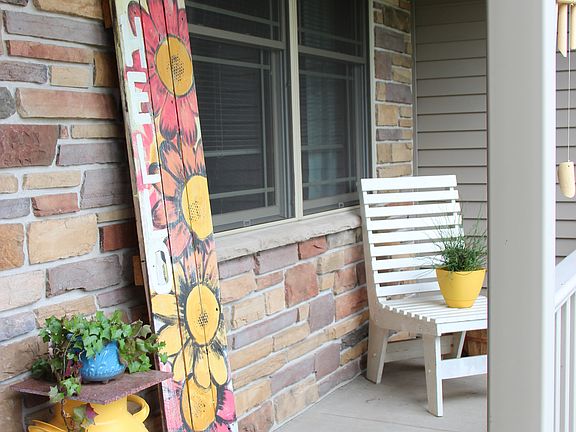 5th image of 163374 Sandy Banks Dr