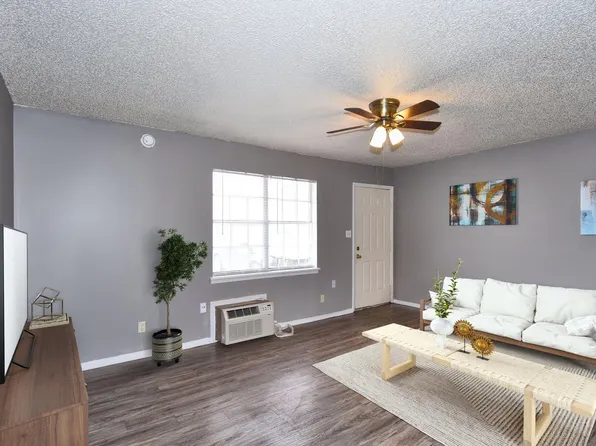 South Point Apartments