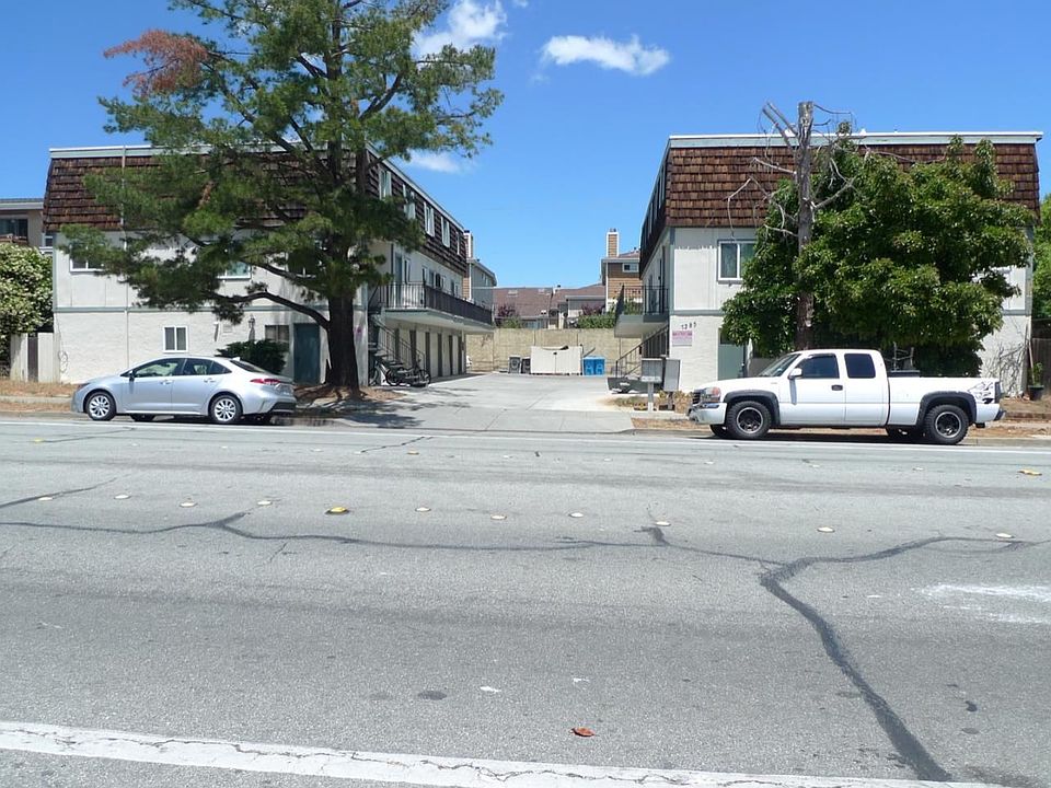 1st image of 7385 Rainbow Dr #2