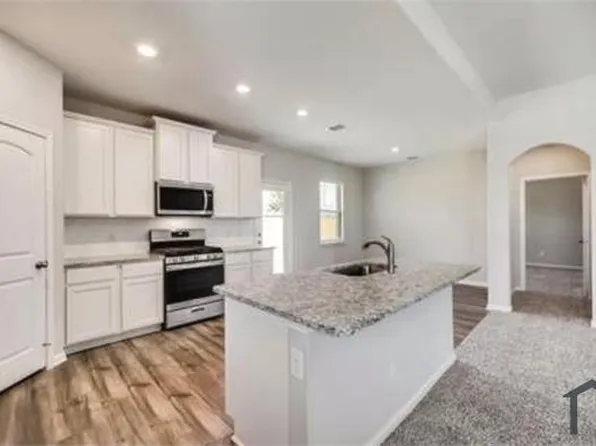 748 Yorkshire Dr, Lavon, TX 75166