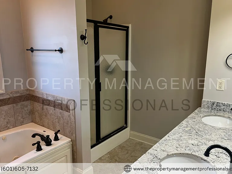 116 Cedar Green Dr — Photo 28