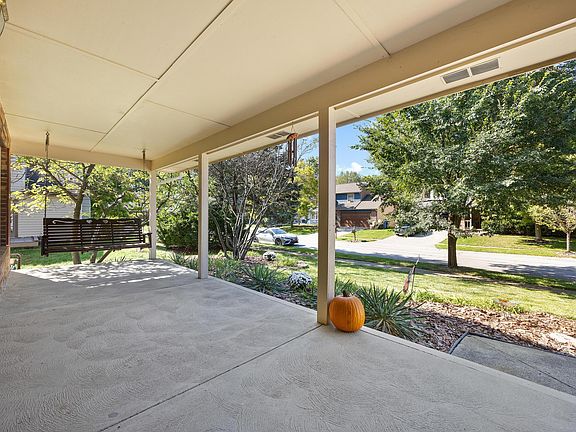 4th image of 8552 Halley Dr