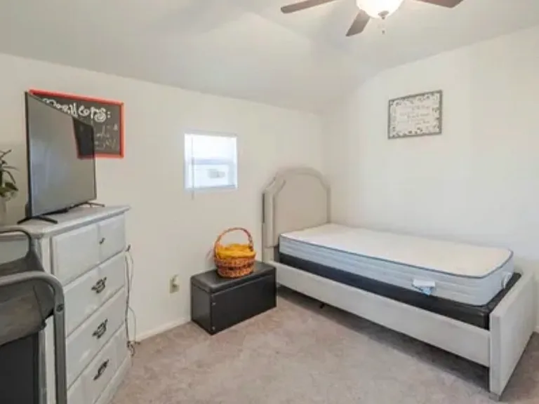 2717 Beechwood St — Photo 3