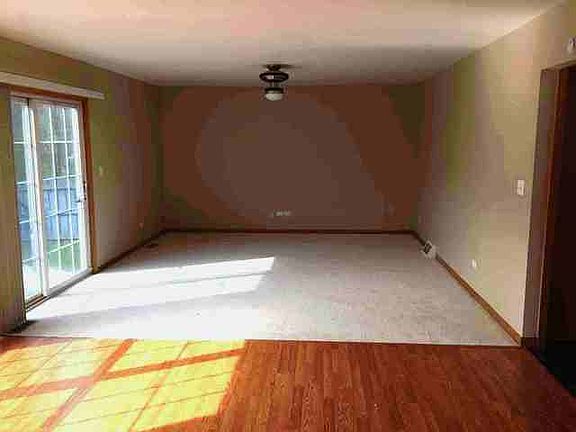 2nd image of 28650 N Madison Ave