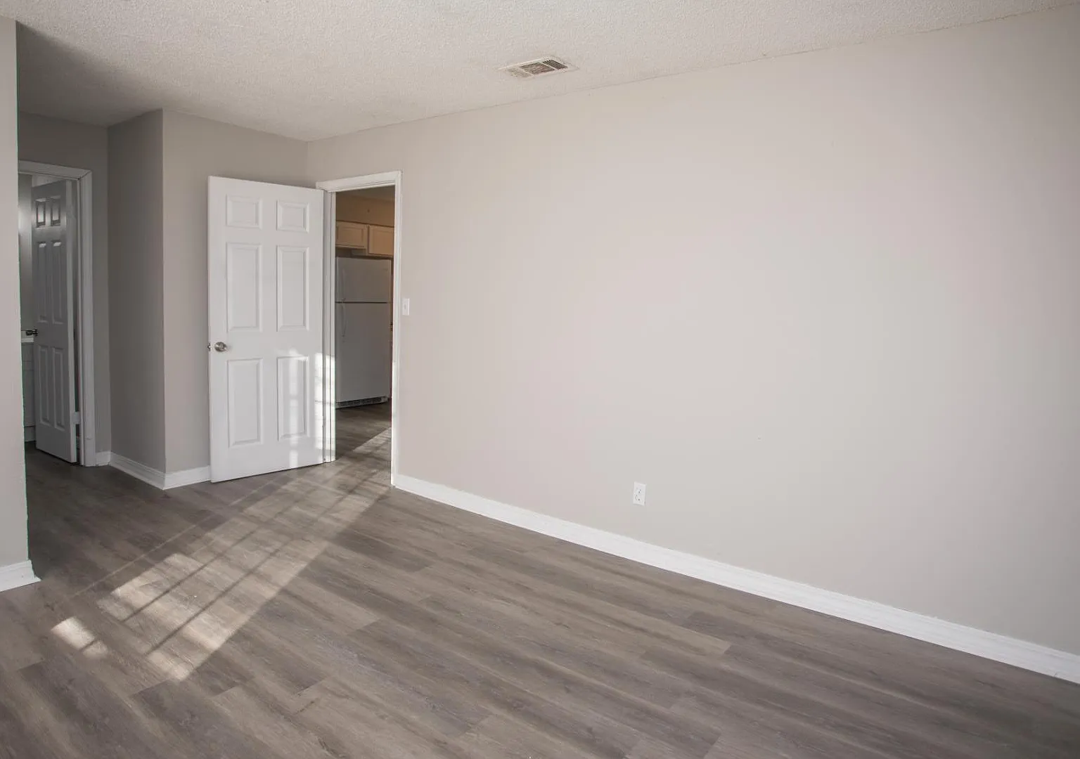 309 Marigny Cir - Unit D — Photo 2