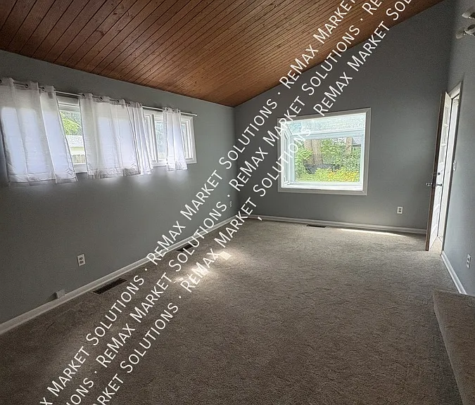 722 Avondale St — Photo 8