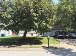 1109 S Prairie St, Liberty, MO 64068