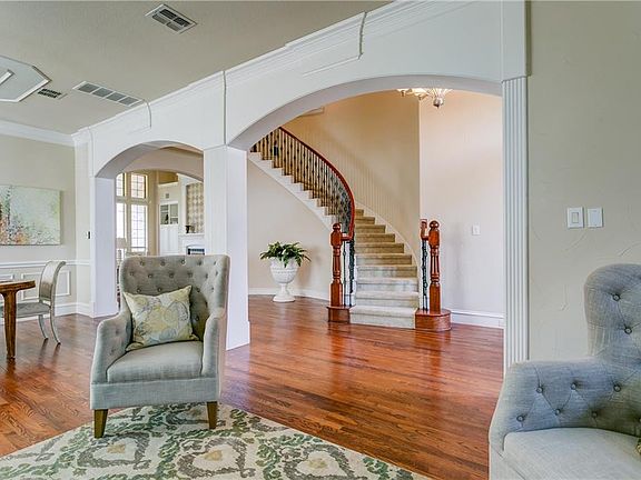 3rd image of 408 Stockton Dr
