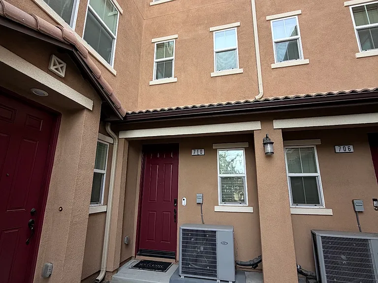 710 N Ethan Way — Photo 18