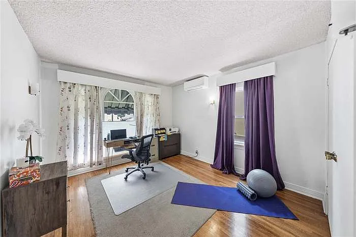 3 bed, 1320 sqft, $4,000 — Photo 1