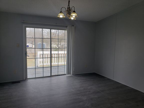 4th image of 2640 Oglesby Dr