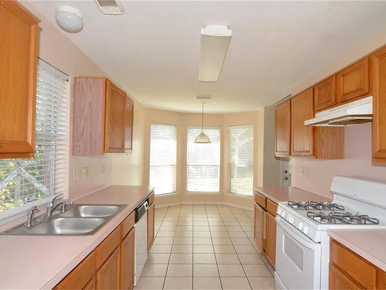 11514 Sagecreek Dr — Photo 3