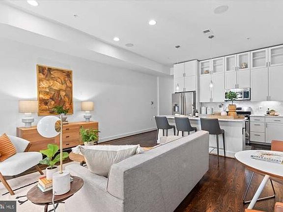 2nd image of 2550 University Pl NW APT 2
