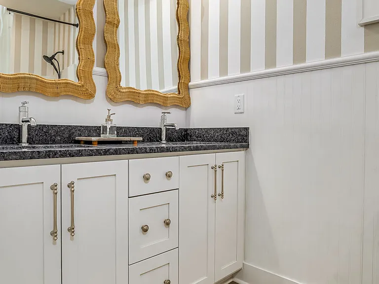 913 W Jackson St — Photo 21