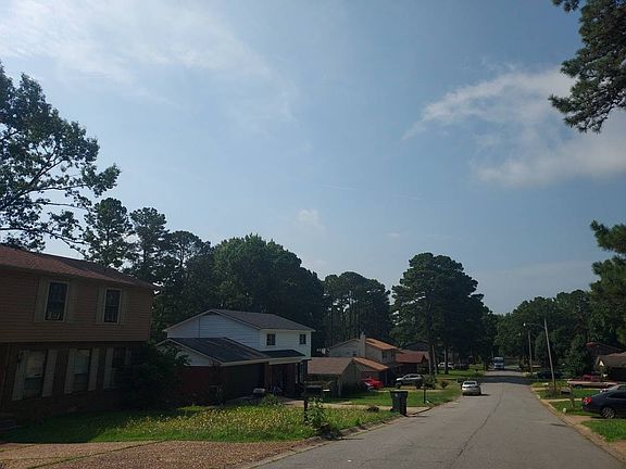 5th image of 17 Karon Ct