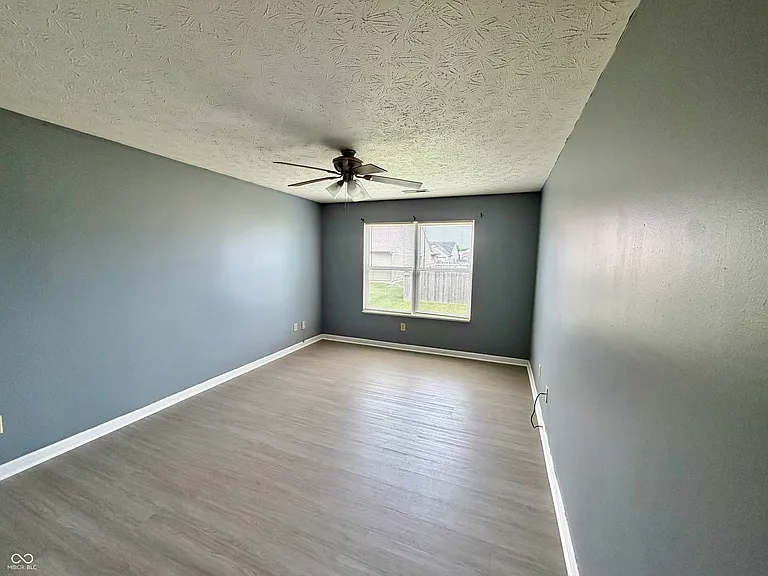 652 Loon Ln — Photo 17