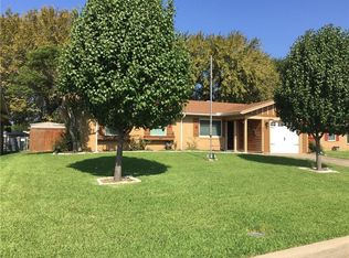 817 Jerry Ln, Bedford, TX 76022