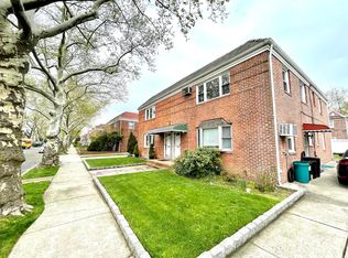 73-59 198th St, Fresh Meadows, NY 11366