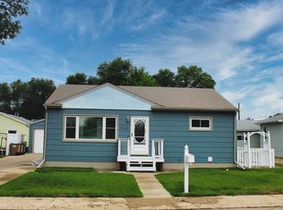 1020 8th St SE, Minot, ND 58701