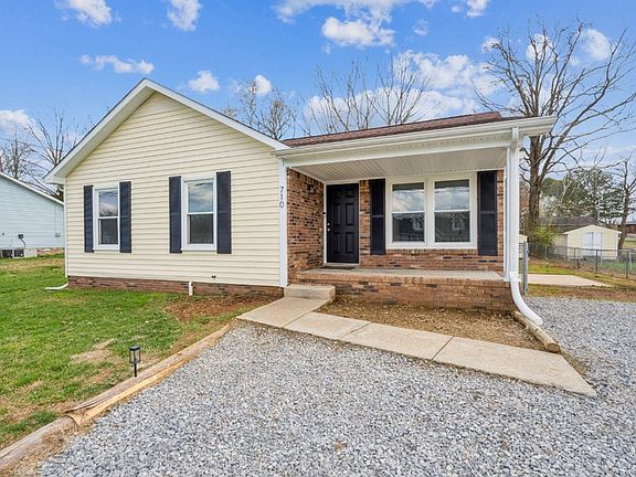 3rd image of 710 Shelton Cir
