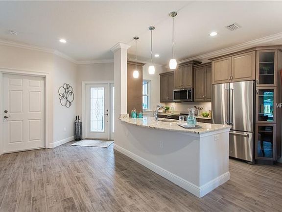 3rd image of 844 Date Palm Ln