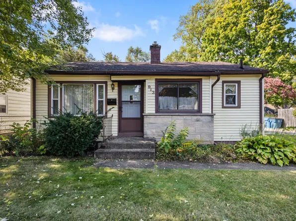 913 Chrysler St, Kalamazoo, MI 49048