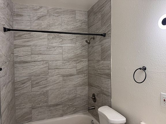 4th image of 12156 Sproul St #9