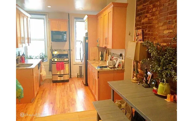 Rented by Douglas Elliman | media 15