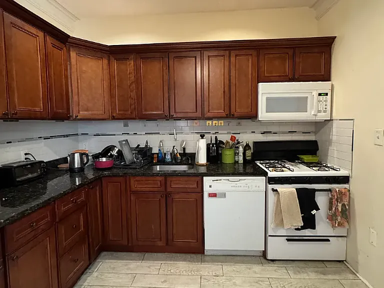 28 Park Vale Ave #111 — Photo 4
