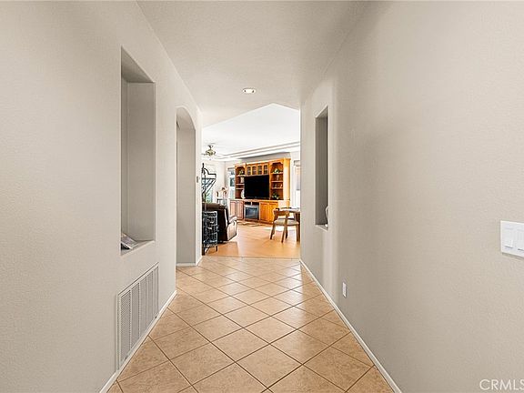 5th image of 1318 S Bay Hill Rd