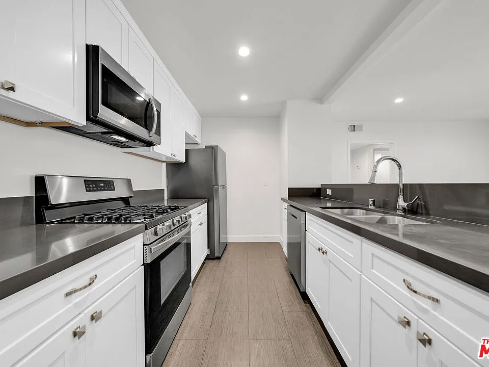 7453 Haskell Ave #7