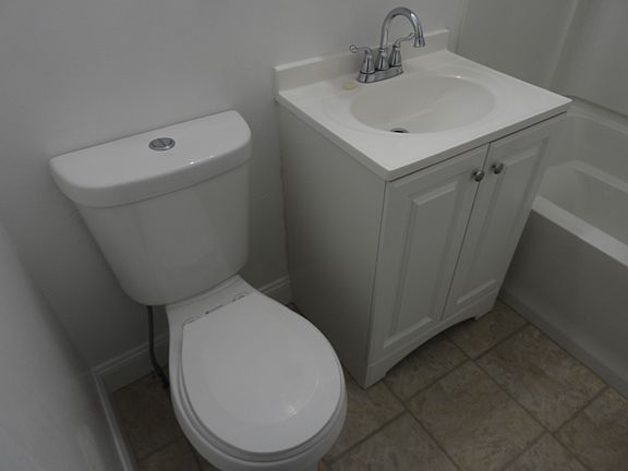 5th image of 105 Sherman Pkwy APT 5A