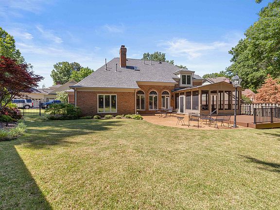 2nd image of 3290 Windemere Cir