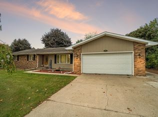 112 Surrey Rd, Saint Louis, MI 48880