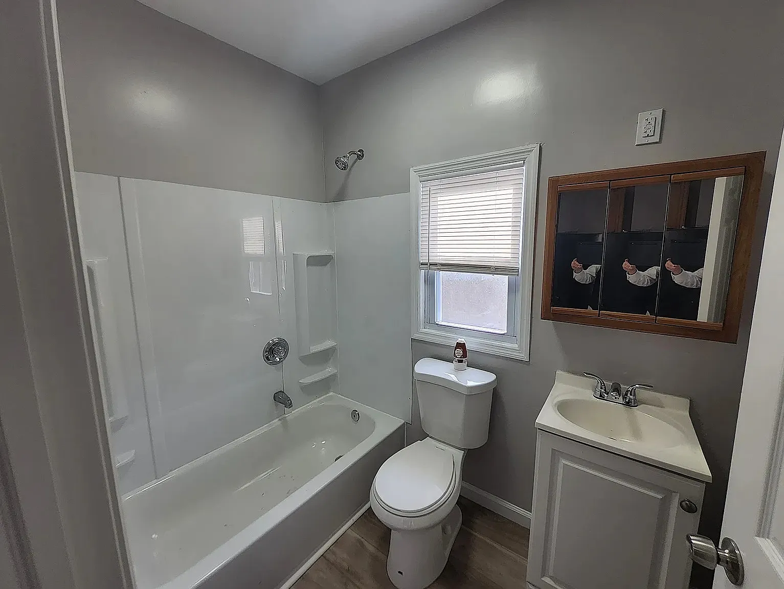 1 bed, $1,100 — Photo 2