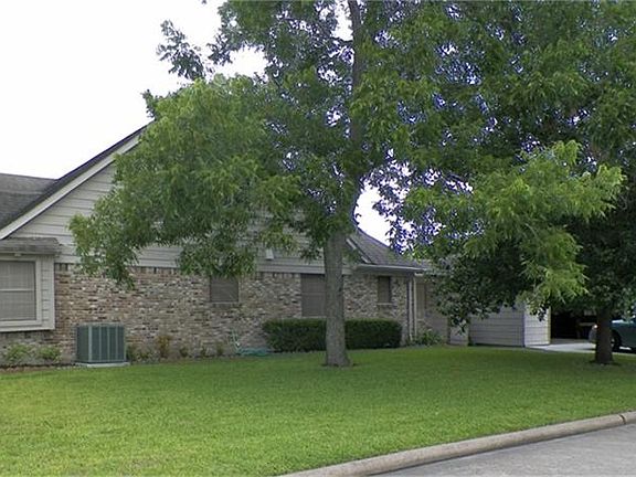 Detached garage